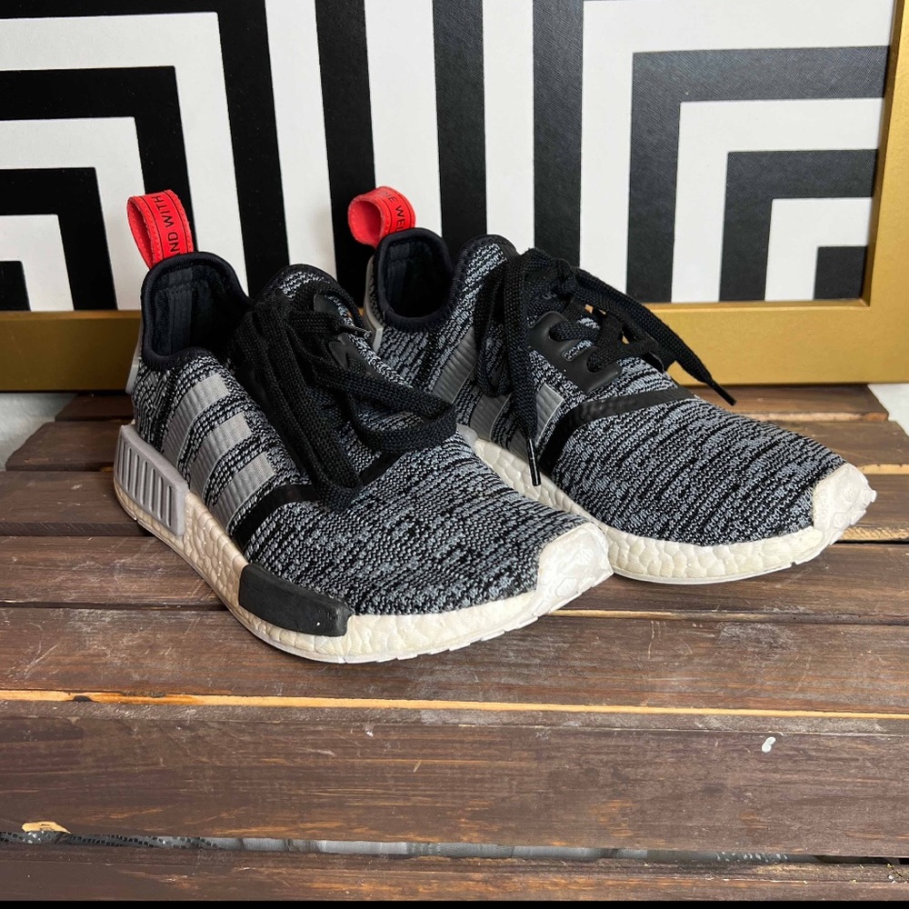 Adidas NMD R1 Glitch Camo Black Gray Primeknit Sneakers Menโs 7.5 Streetwear